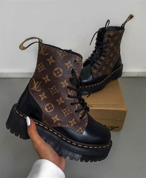 botas louis vuitton para mujer|louis vuitton boots women 2020.